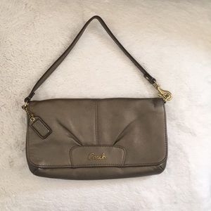 Coach clutch, bronze